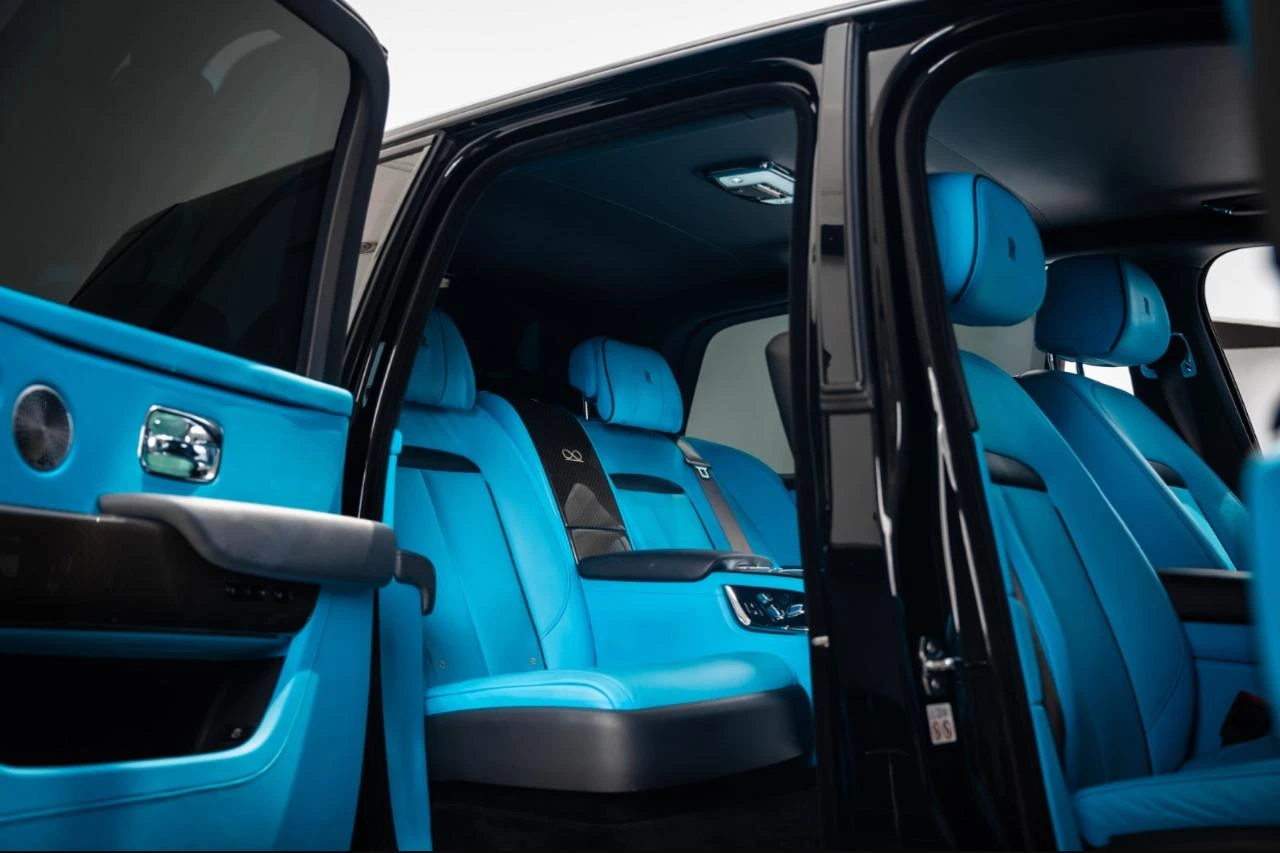 Rolls-Royce Rolls Royce Cullinan Black Badge 2023 - Luxury Car thumbnail NaN